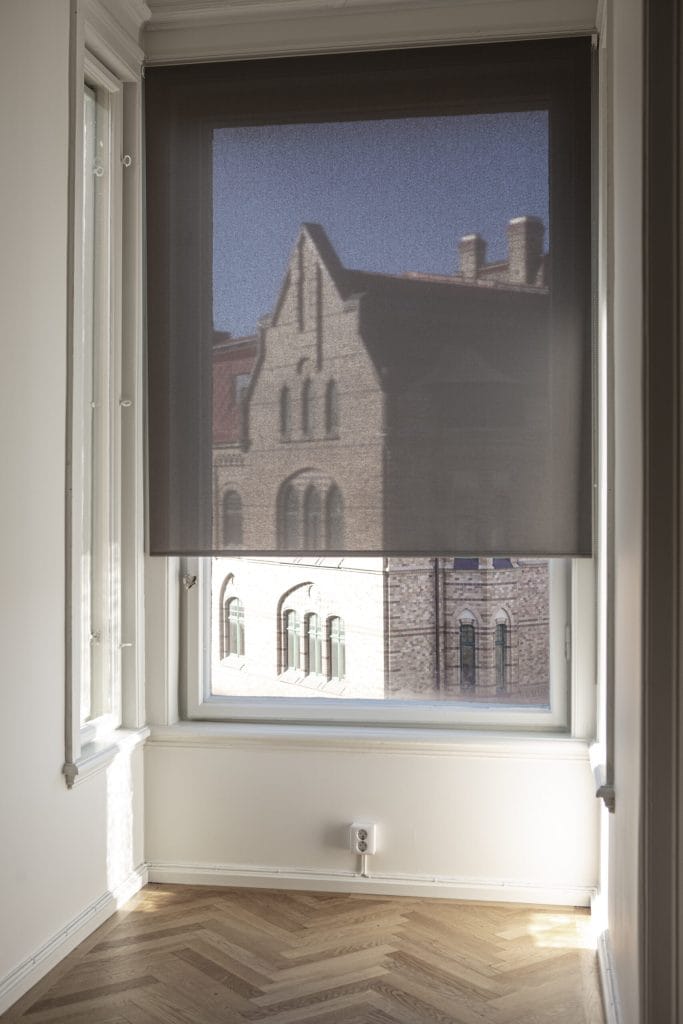 Rullgarding grå för förnster